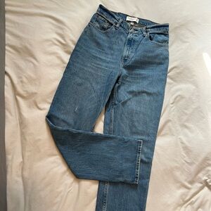 Abercrombie Curve Love Ultra High Rise 90s Straight Jean - Size 29/8